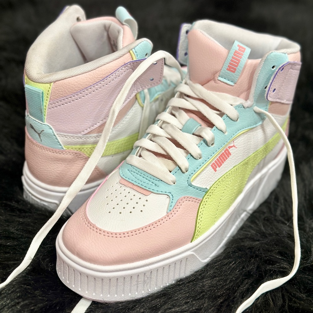 Puma Karmen Rebelle Hightops Size 8 in women and 7 in Girls Youth NWT